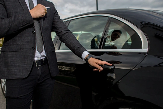 Stress-Free Airport Pickup Service​
